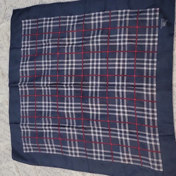 Authentic Burberry silk scarf - Picture 2 of 7